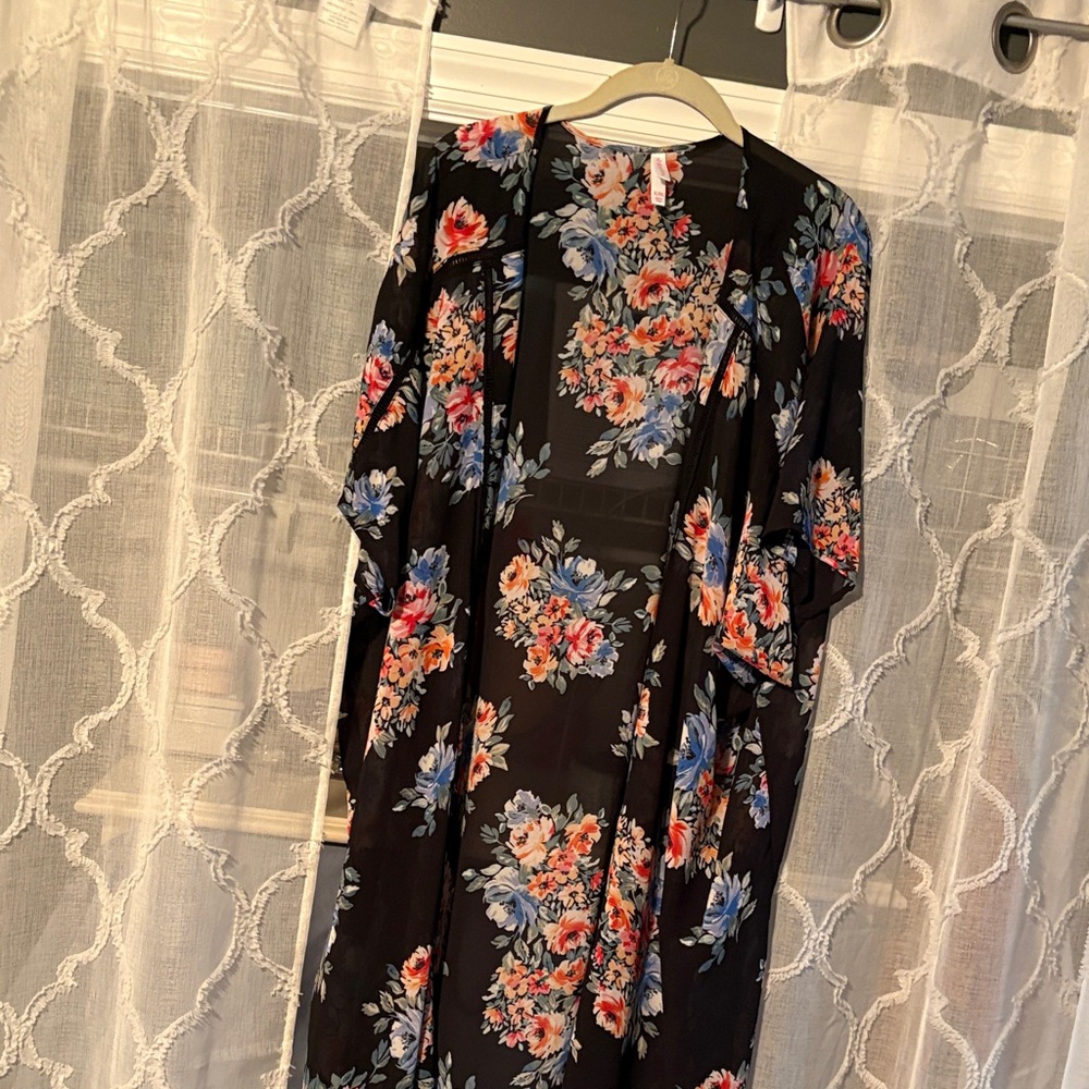 Xhilaration Multicolor Floral Kimono
